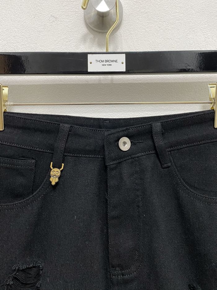 超奇跡の入荷☆ フェンディ コピーおすすめ のデニムパンツ