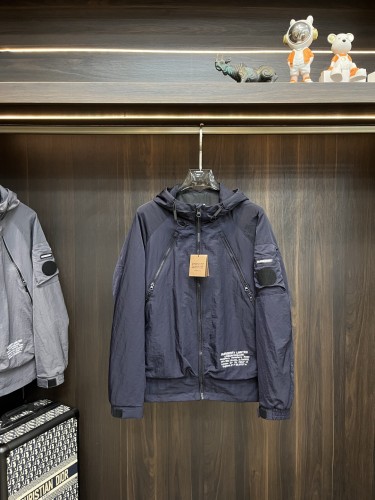 超奇跡の入荷☆ バーバリー 激安通販 のキャップ付きジャケット