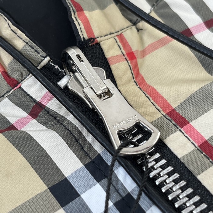 【限定】 バーバリー コピー のチェックのリバーシブルキャップジャケット
