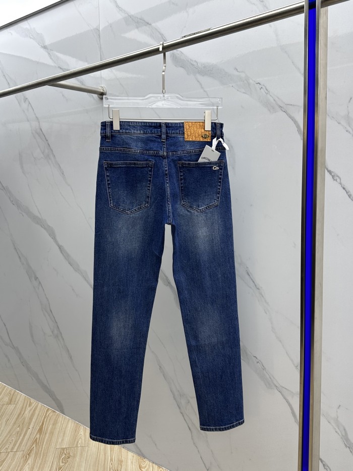 超奇跡の入荷☆ ディオール スーパーコピー の 早秋の薄手の最新型ジーンズ