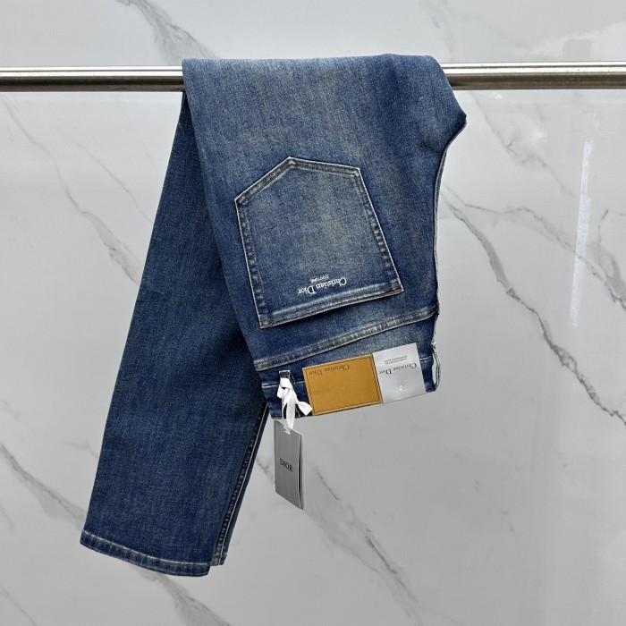 使い勝手良し ディオール n級品 の 早秋の薄手の最新型ジーンズ