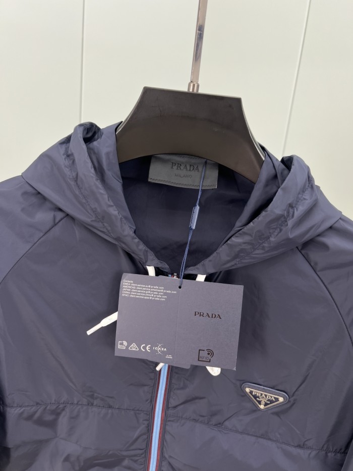 稀少 プラダ 偽物通販 の2025 ss秋冬紳士服再生ナイロンパーカー軽やかな連帽ジャケット