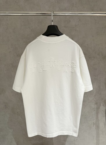 稀少 クロムハーツ スーパーコピー の布を貼ってTシャツを刺繍する