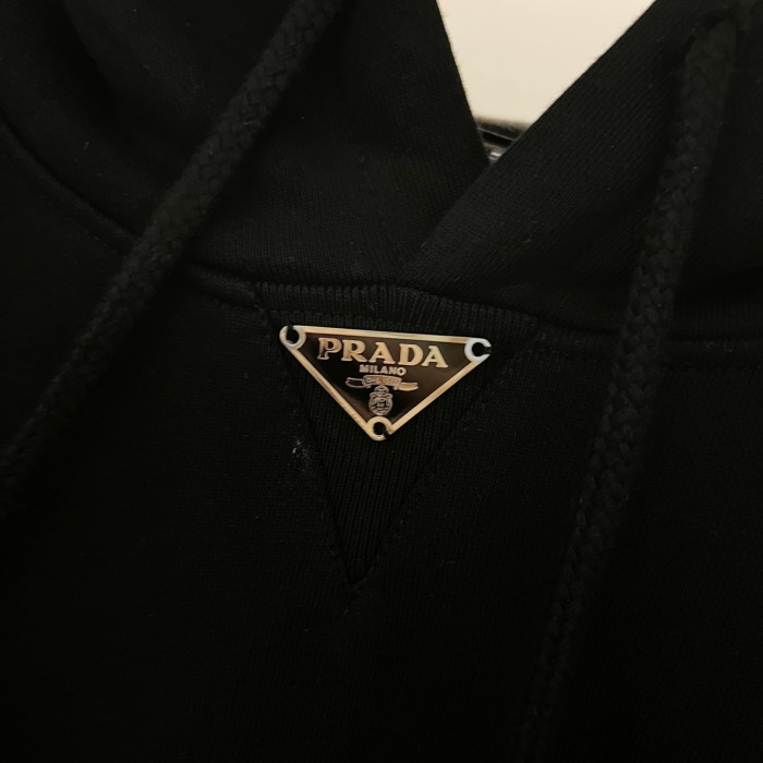 超奇跡の入荷☆ プラダ 激安偽物 の420グラムの純綿連帽衛衣