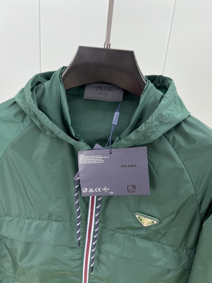 大人気 プラダ コピーおすすめ の2025 ss秋冬紳士服再生ナイロンパーカー軽やかな連帽ジャケット