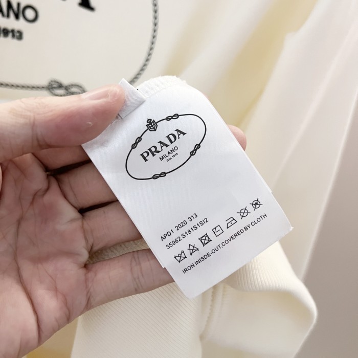 【話題商品！】プラダ コピー の420グラムの純綿連帽衛衣
