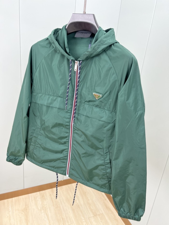 大人気 プラダ コピーおすすめ の2025 ss秋冬紳士服再生ナイロンパーカー軽やかな連帽ジャケット