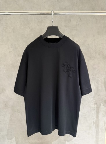 大人気 クロムハーツ コピー の布を貼ってTシャツを刺繍する