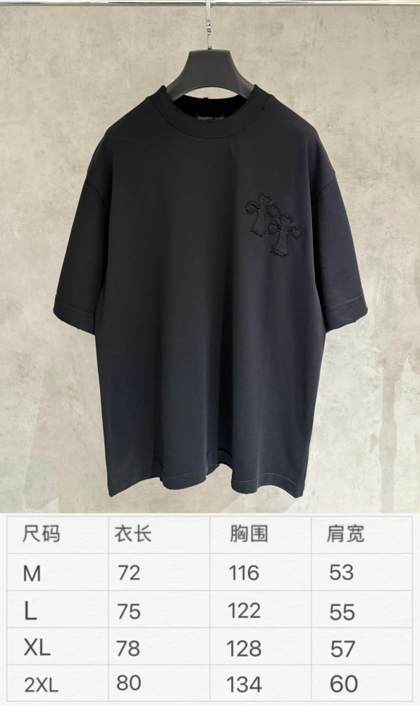 大人気 クロムハーツ コピー の布を貼ってTシャツを刺繍する