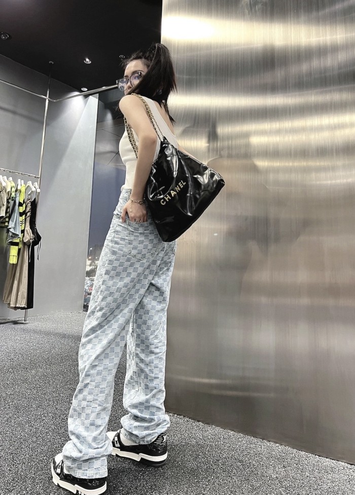 日本未入荷 ルイヴィトン 激安偽物 アンティークチェックジーンズ
