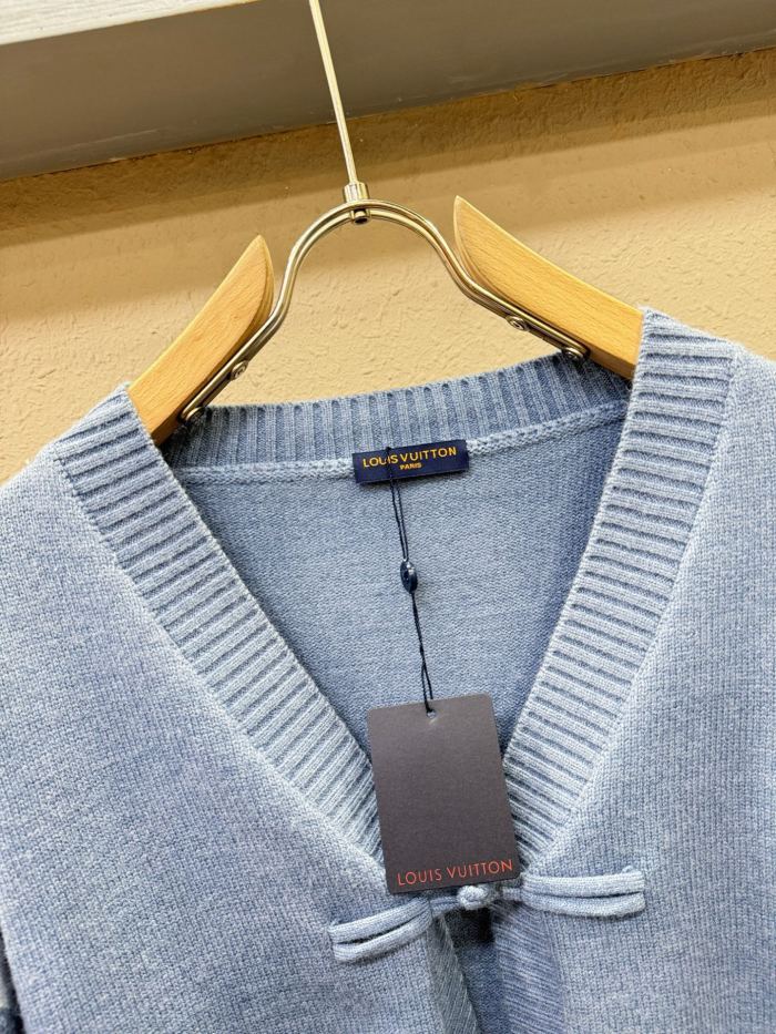 高品質 ルイヴィトン 激安偽物 25 SS胸元ロゴデザインセーター