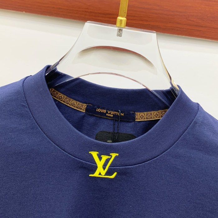【話題商品！】ルイヴィトン コピー 丸首長袖プルオーバー長袖Tシャツネットレッド