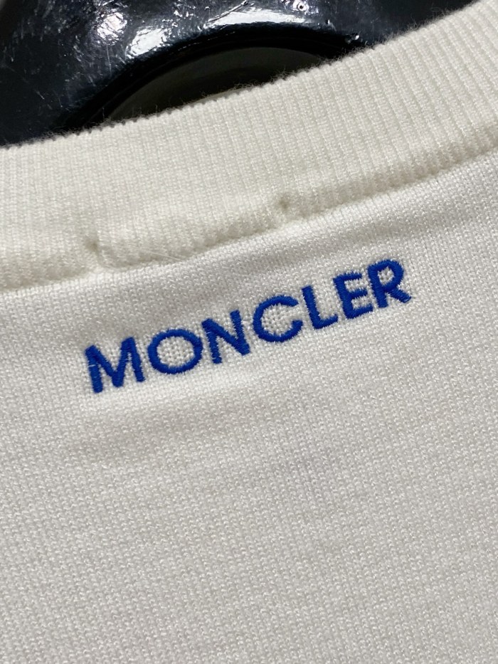 大人気 モンクレール n級品 25 SS25 SS丸首長袖セーター