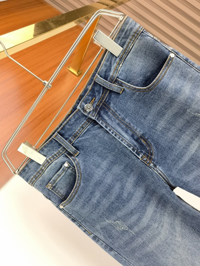 超話題! フェンディ コピー の25SSジーンズ