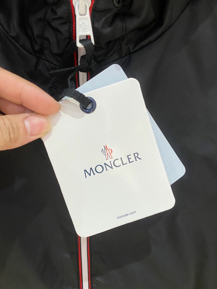 超奇跡の入荷☆ モンクレール n級品 25SSメンズ秋冬キャップ付きコットンジャケット