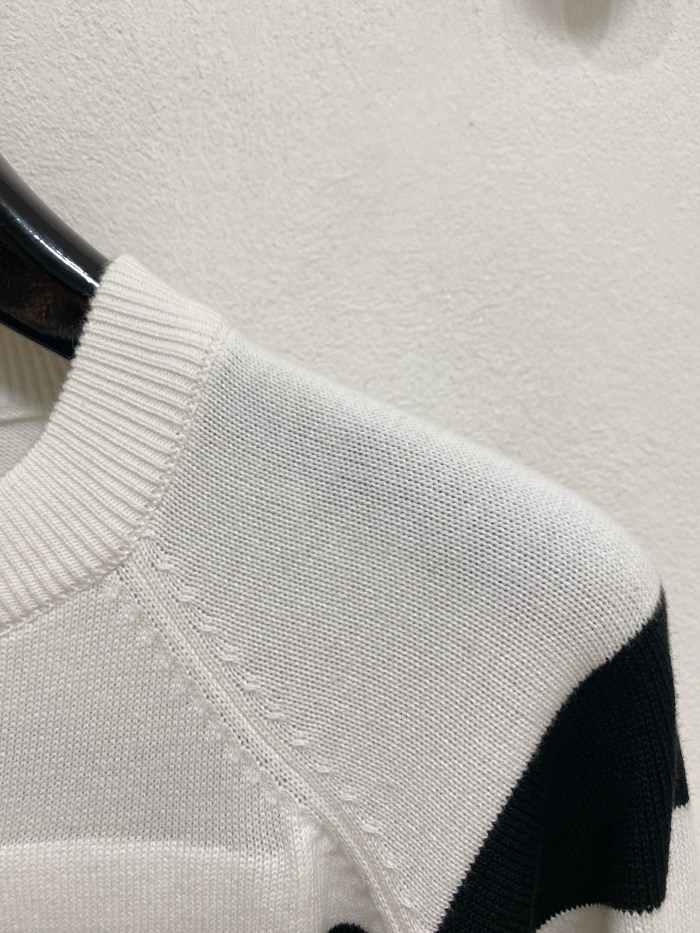 超話題! モンクレール 激安通販 25 SS25 SS丸首長袖セーター