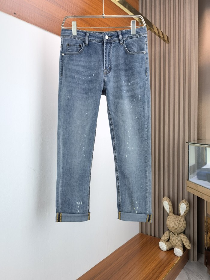 ★超人気 フェンディ n級品 の25SS秋冬ジーンズ