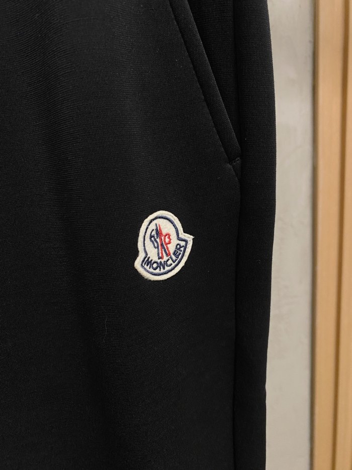 超奇跡の入荷☆ モンクレール スーパーコピー 25 SS25 SSカジュアルパンツ