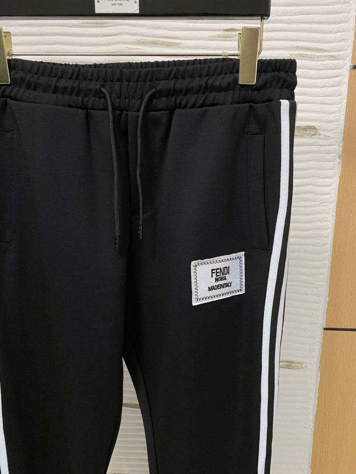 ★超人気 フェンディ コピー の25SS秋冬丸首セット