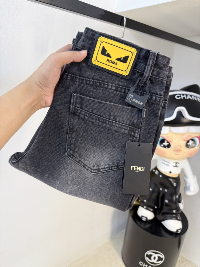 稀少 フェンディ n級品 の25 SSジーンズ