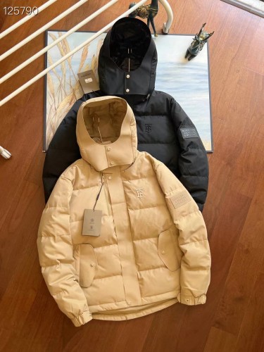 日本未入荷 バーバリー 激安偽物 のメンズ防風防水は帽子まで反射してガチョウのダウンジャケット2色