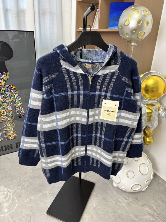 超奇跡の入荷☆ バーバリー コピー の25 ssクラシックレザージッパー連帽ブルーチェックウールニットジャケット