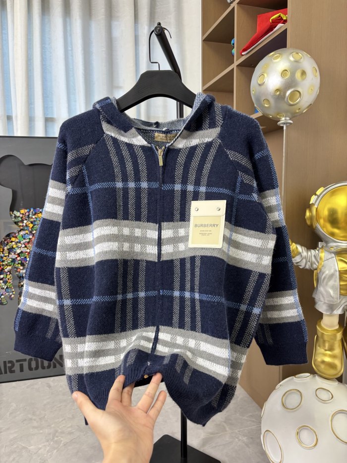 超奇跡の入荷☆ バーバリー コピー の25 ssクラシックレザージッパー連帽ブルーチェックウールニットジャケット