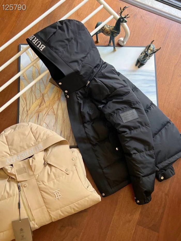 日本未入荷 バーバリー 激安偽物 のメンズ防風防水は帽子まで反射してガチョウのダウンジャケット2色
