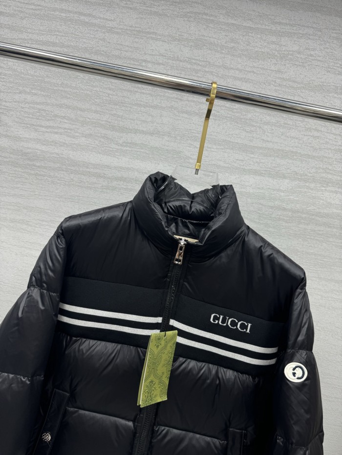 累積売上総額第１位！ グッチ 偽物通販 の25 ss 秋冬 のファッションダブルG衝突カラーのジョイントバンドダウンジャケット