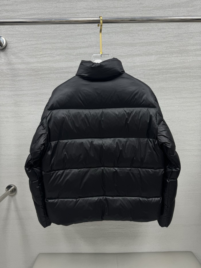 累積売上総額第１位！ グッチ 偽物通販 の25 ss 秋冬 のファッションダブルG衝突カラーのジョイントバンドダウンジャケット