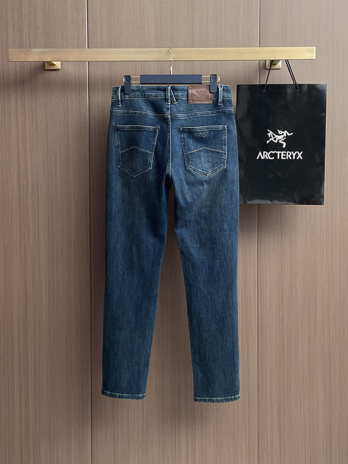 【限定】アルマーニ 激安通販 25 SS秋冬 水洗カジュアルジーンズ