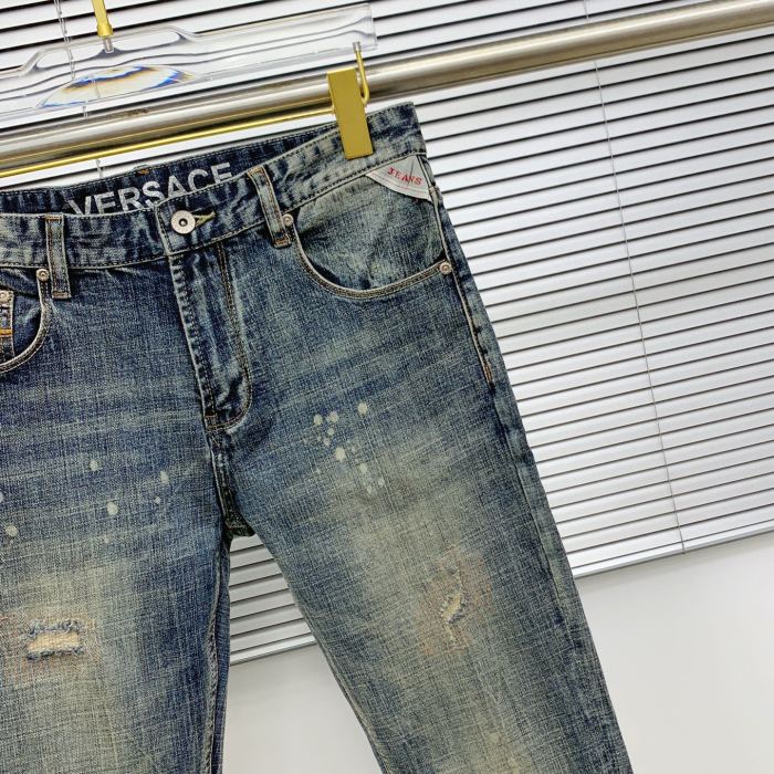 日本未入荷 ヴェルサーチ 激安偽物 25 SS四季モデル超燃爆撃街シリーズの最もジーンズ