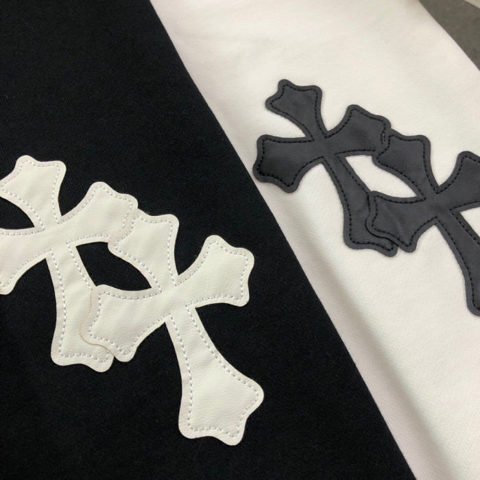 追跡付 クロムハーツ 激安偽物 の ロゴを刺繍したラウンドネックの衛衣