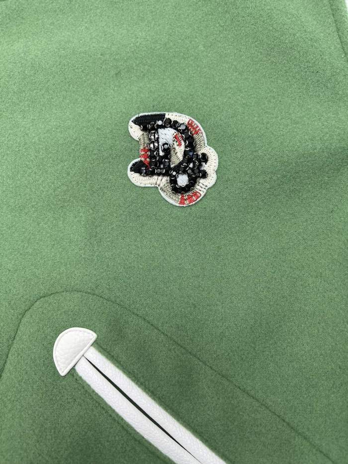 超奇跡の入荷☆ ディオール スーパーコピー の2025SS秋冬ジョイントスタンドカラー刺繍柄アルファベットウールカシミアレザージャケット