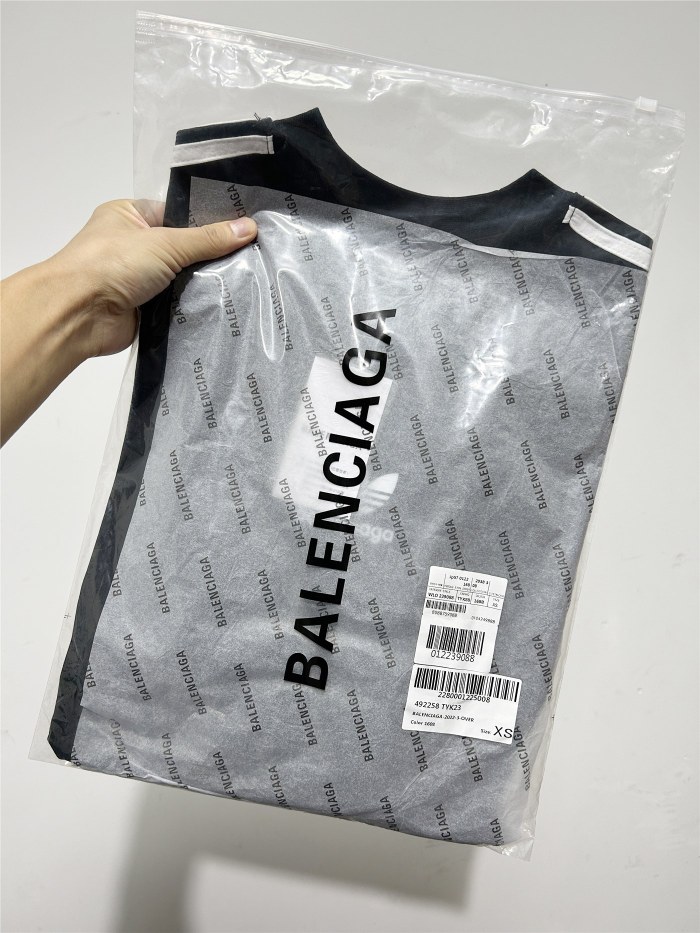 ★超人気 アディダス 激安偽物 のプリント長袖Tシャツ