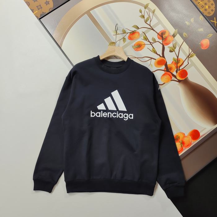 日本未入荷 アディダス コピー のアルファベット刺繍LOGOクルーネックパーカー2色