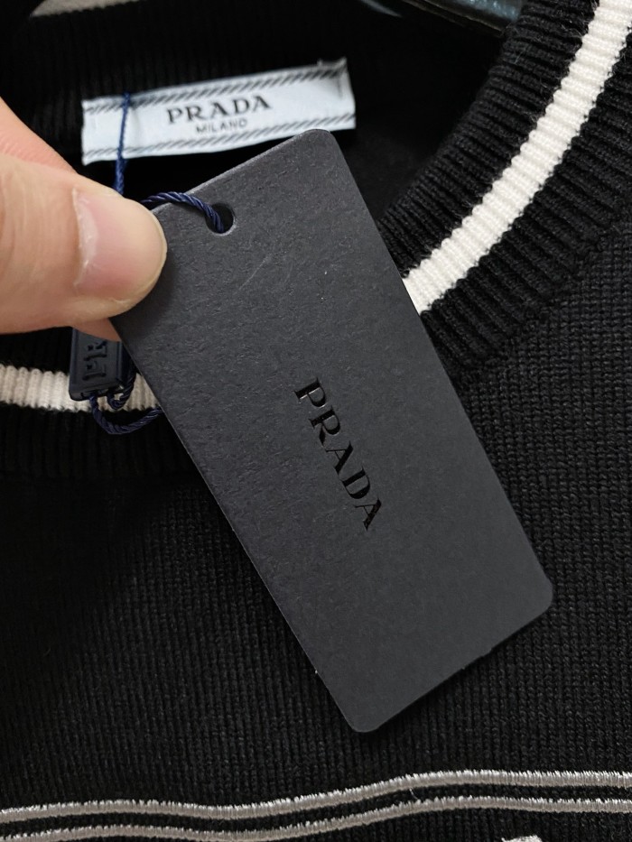 日本未入荷 プラダ 偽物通販 の25 ss秋冬の新型ウールセーター