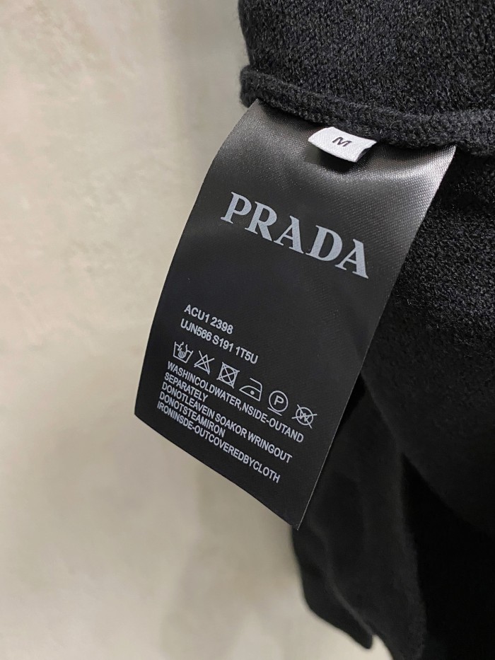稀少 プラダ 激安偽物 の25 ss秋冬【新品】セーター