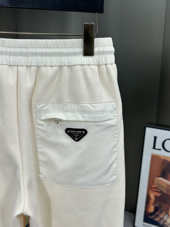 【話題商品！】 プラダ コピーおすすめ の2025SS秋冬スエードパンツ