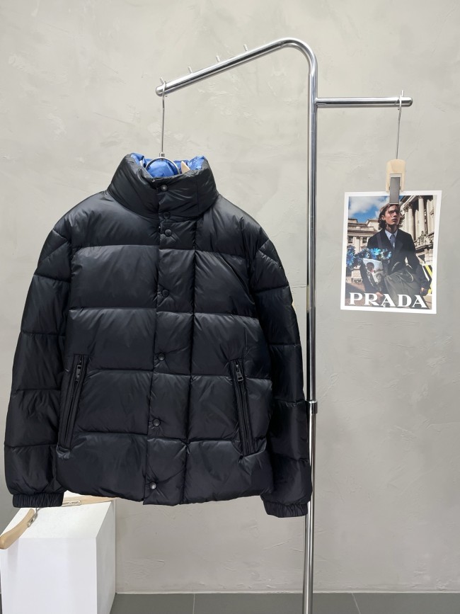 【限定】モンクレール 激安通販 のハイネックダウンジャケット