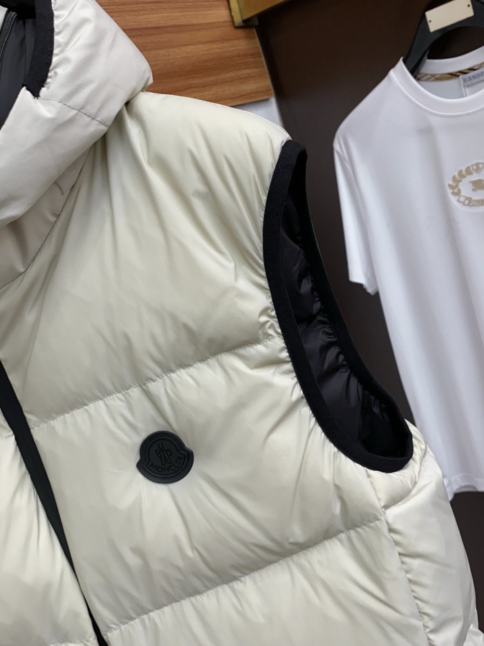 日本未入荷 モンクレール コピー 秋冬のメンズファッションダウンベスト