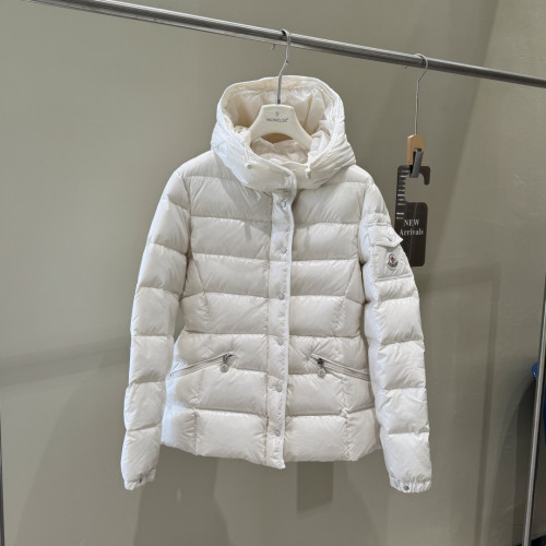 【限定】 モンクレール スーパーコピー のショート丈ウエストシルエットジッパー長袖ダウン