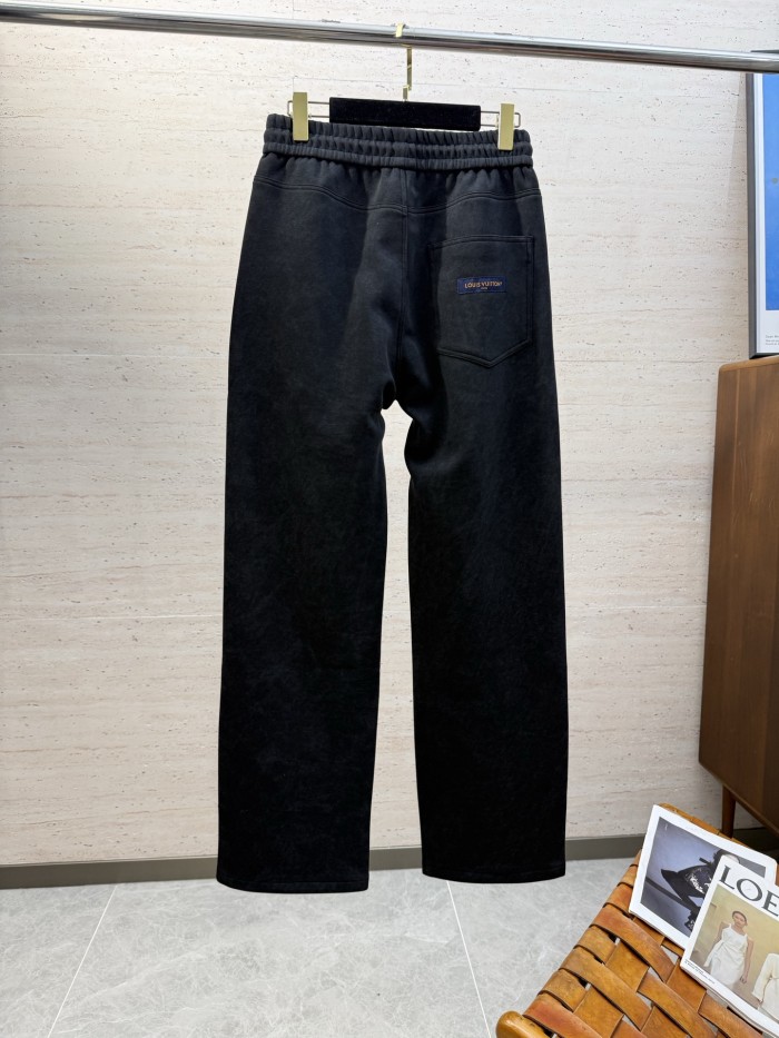 超奇跡の入荷☆ ルイヴィトン コピーおすすめ 2026SSカジュアルなコーデュロイパンツ