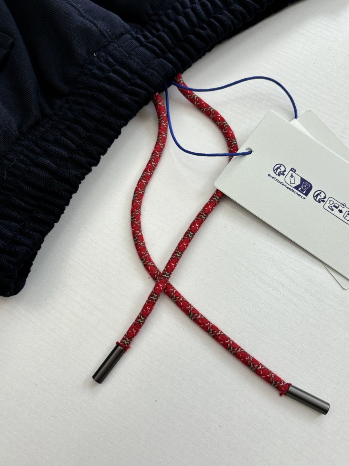 新作 バーバリー スーパーコピー の2026SS馬術騎士綿毛馬刺し刺繍長ズボン