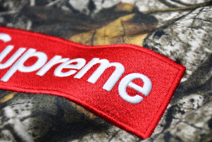 【話題商品！】 シュプリーム 激安通販 Supremeブランチ柄 フリース裏地フーディー