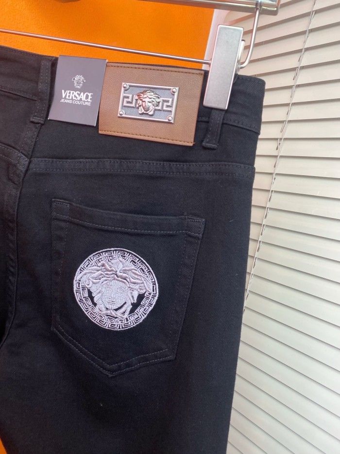 超奇跡の入荷☆ ヴェルサーチ コピー 2026SSメンズ プレミアムデニムパンツ