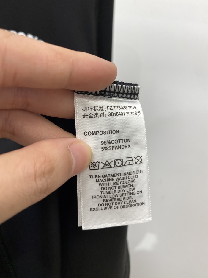 使い勝手良し アルマーニ コピー 2026SS秋冬 ロングスリーブTシャツ