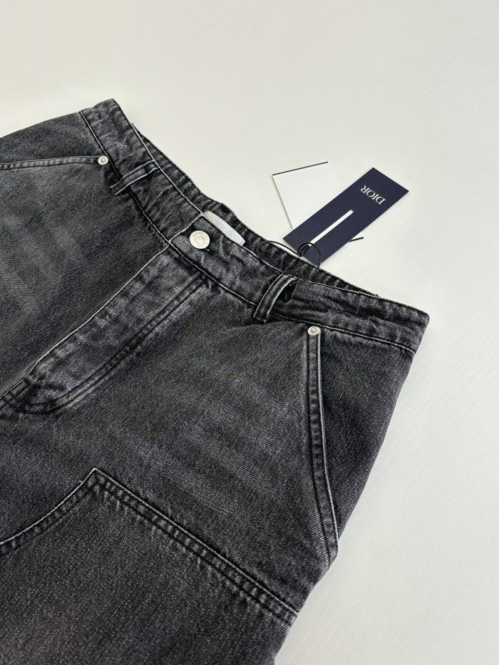 使い勝手良し  ディオール n級品 の2026SS スプリングコレクション ブレード刺繍デニムワークパンツ