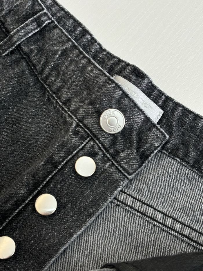 使い勝手良し  ディオール n級品 の2026SS スプリングコレクション ブレード刺繍デニムワークパンツ