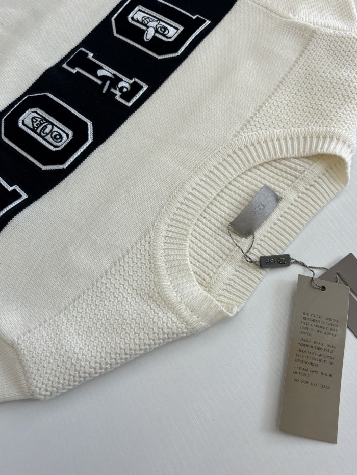 【話題商品！】 ディオール 偽物通販 の2026 ssレターロゴ 刺繍入り ウール クルーネックセーター